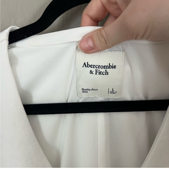 ABERCROMBIE AND FITCH Mara White Vest Size Large casual sleeveless everyday - Picture 2 of 4